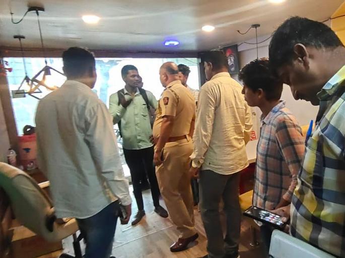 Jalana: Sour chala in coffee shop, as soon as dummy couple alerted, police swooped | Jalana: कॉफी शॉपमध्ये आंबट चाळे, डमी जोडप्याने इशारा करताच, पोलिसांनी टाकली धाड Jalana: Sour chala in coffee shop, as soon as dummy couple alerted, police swooped | Jalana: कॉफी शॉपमध्ये आंबट चाळे, डमी जोडप्याने इशारा करताच, पोलिसांनी टाकली धाड
