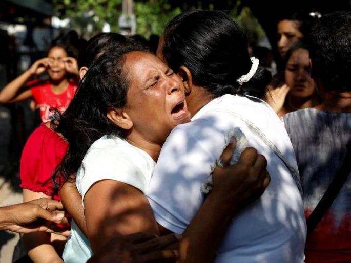 68 prisoners die in fire at jail in Venezuela | तुरुंगातून पळण्यासाठी कैद्यांनी लावलेल्या आगीत 68 जणांचा मृत्यू 68 prisoners die in fire at jail in Venezuela | तुरुंगातून पळण्यासाठी कैद्यांनी लावलेल्या आगीत 68 जणांचा मृत्यू