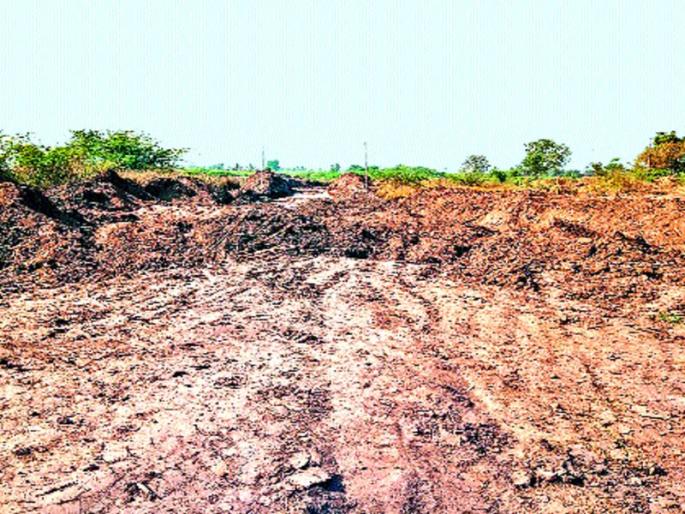 Trying to kill Talathi क्ष Kotwala in Kalamb | कळंबमध्ये तलाठी, कोतवालाला जिवे मारण्याचा वाळूमाफियाचा प्रयत्न, सहा जणांविरोधात गुन्हा Trying to kill Talathi क्ष Kotwala in Kalamb | कळंबमध्ये तलाठी, कोतवालाला जिवे मारण्याचा वाळूमाफियाचा प्रयत्न, सहा जणांविरोधात गुन्हा