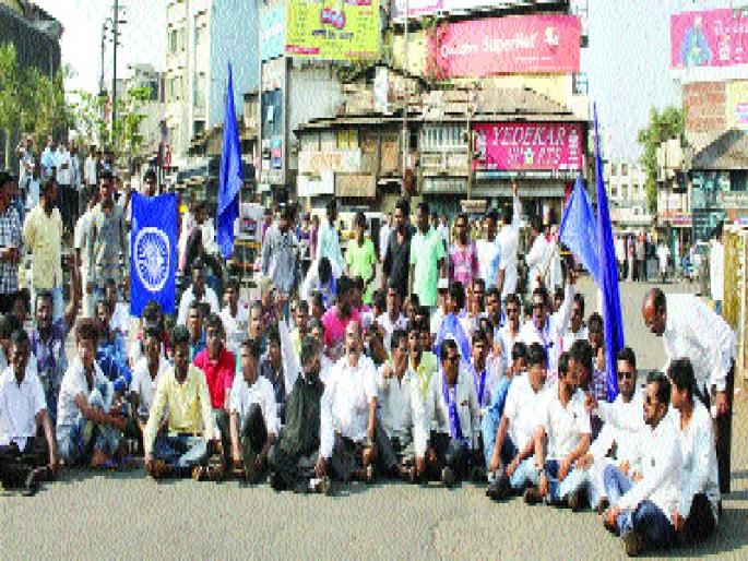 Crime in the state of Karegaon-Bhima incident, Sambhaji Bhide, Milind Ekbote | कोरेगाव-भीमा घटनेचे राज्यभर पडसाद, संभाजी भिडे, मिलिंद एकबोटे यांच्यावर गुन्हा Crime in the state of Karegaon-Bhima incident, Sambhaji Bhide, Milind Ekbote | कोरेगाव-भीमा घटनेचे राज्यभर पडसाद, संभाजी भिडे, मिलिंद एकबोटे यांच्यावर गुन्हा