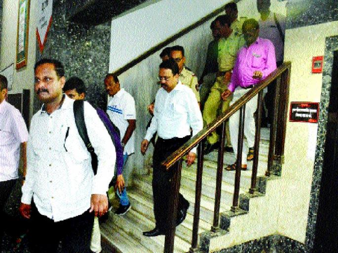 The corporators had the illegal castes | नगरसेवकांचेच बेकायदा इमले, घरतांशी कुणाचा होता ‘घरोबा’? The corporators had the illegal castes | नगरसेवकांचेच बेकायदा इमले, घरतांशी कुणाचा होता ‘घरोबा’?