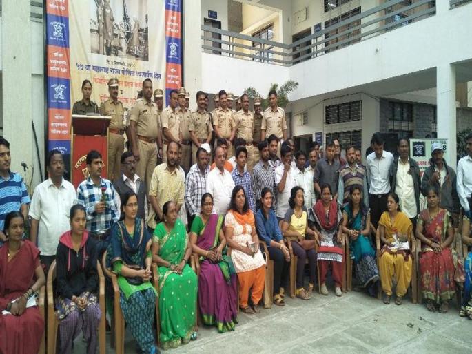 Nashik Police: When precious things stolen are recovered ...! | नाशिक पोलीस : चोरीला गेलेल्या मौल्यवान वस्तू परत मिळतात तेव्हा...! Nashik Police: When precious things stolen are recovered ...! | नाशिक पोलीस : चोरीला गेलेल्या मौल्यवान वस्तू परत मिळतात तेव्हा...!