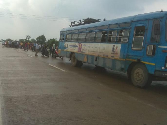 Gondia: Accidental death of student on his way to deliver paper, incident on Sakhritola-Telitola road | Gondia: पेपर देण्यासाठी जात असलेल्या विद्यार्थ्याचा अपघाती मृत्यू, साखरीटोला-तेलीटोला मार्गावरील घटना Gondia: Accidental death of student on his way to deliver paper, incident on Sakhritola-Telitola road | Gondia: पेपर देण्यासाठी जात असलेल्या विद्यार्थ्याचा अपघाती मृत्यू, साखरीटोला-तेलीटोला मार्गावरील घटना