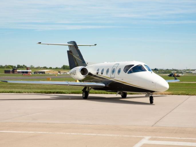 Charter flights to Nagpur also reach Lockdown daily | लॉकडाऊनमध्येही रोज पोहोचताहेत नागपुरात चार्टर विमाने Charter flights to Nagpur also reach Lockdown daily | लॉकडाऊनमध्येही रोज पोहोचताहेत नागपुरात चार्टर विमाने