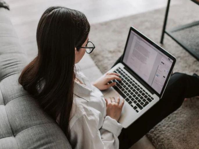 Women do not want holiday for fear of losing their jobs; Demand for work from home | नोकरी जाण्याच्या भीतीने महिलांना नकोय ‘ती’ सुट्टी; घरातून काम देण्याची मागणी Women do not want holiday for fear of losing their jobs; Demand for work from home | नोकरी जाण्याच्या भीतीने महिलांना नकोय ‘ती’ सुट्टी; घरातून काम देण्याची मागणी