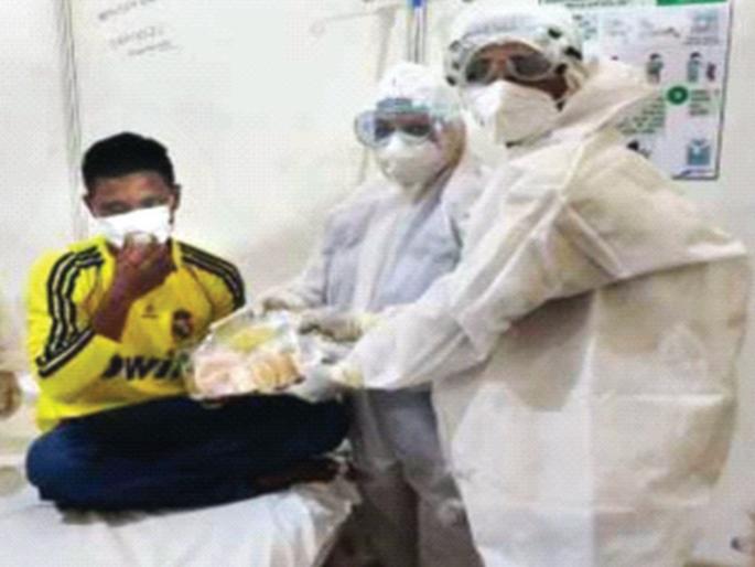 Doctors, health workers, patients celebrate Diwali at Bandra-Kurla Complex Kovid Center | वांद्रे-कुर्ला संकुल कोविड केंद्रात डाॅक्टर, आरोग्य कर्मचारी,  रुग्णांनी  साजरी केली दिवाळी Doctors, health workers, patients celebrate Diwali at Bandra-Kurla Complex Kovid Center | वांद्रे-कुर्ला संकुल कोविड केंद्रात डाॅक्टर, आरोग्य कर्मचारी,  रुग्णांनी  साजरी केली दिवाळी