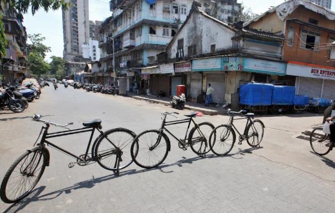 Strict restrictions on religious and political activities in Nagpur till March 7, nitin raut | नागपूरमध्ये 7 मार्चपर्यंत कडक निर्बंध, धार्मिक अन् राजकीय कार्यक्रमांना बंदी Strict restrictions on religious and political activities in Nagpur till March 7, nitin raut | नागपूरमध्ये 7 मार्चपर्यंत कडक निर्बंध, धार्मिक अन् राजकीय कार्यक्रमांना बंदी