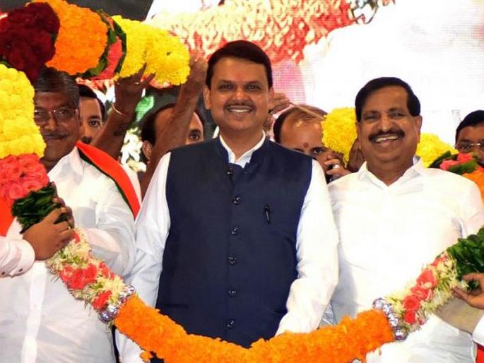 Shiv Sena firing on Ganesh Naik's shoulder, bjp politics in navi mumbai | गणेश नाईकांच्या खांद्यावरुन शिवसेनेवर गोळीबार, भाजपाचा राजकीय प्रहार Shiv Sena firing on Ganesh Naik's shoulder, bjp politics in navi mumbai | गणेश नाईकांच्या खांद्यावरुन शिवसेनेवर गोळीबार, भाजपाचा राजकीय प्रहार