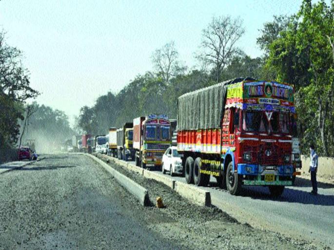  250 people killed in road accidents in eight years; Thousands of people are injured | महामार्गावरील अपघातांत शेकडोंचे बळी, आठ वर्षांत २५० बळी; हजारो जण जखमी