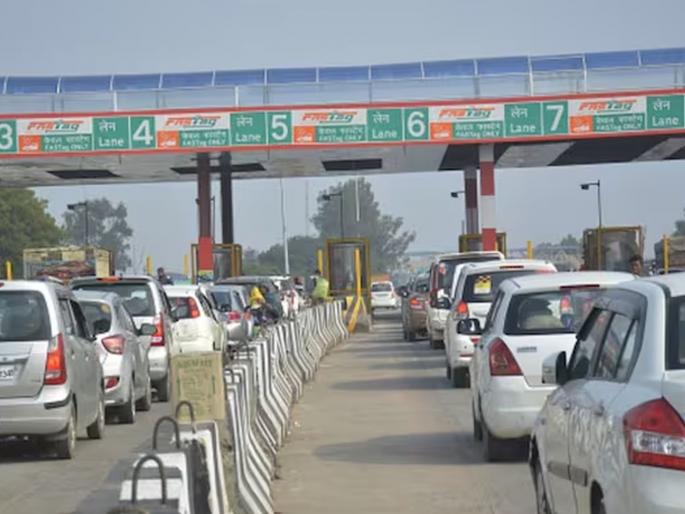 Toll plaza Employee took money, costing NHAI; Foreign driver complaint, fine of 25000 | टोल नाकेवाल्यांनी पैसे घेतले, NHAI ला महागात पडले; परदेशी वाहनमालक नडला, 25000 चा दंड Toll plaza Employee took money, costing NHAI; Foreign driver complaint, fine of 25000 | टोल नाकेवाल्यांनी पैसे घेतले, NHAI ला महागात पडले; परदेशी वाहनमालक नडला, 25000 चा दंड