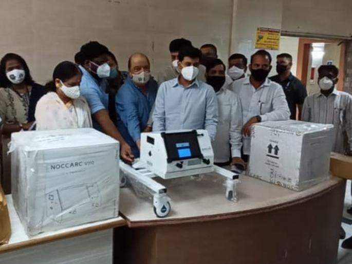 hospital for children will be started in Ulhasnagar; MP Dr. Shinde donates 3 ventilators to municipalty | उल्हासनगरमध्ये लहान मुलांसाठी रुग्णालय सुरु होणार; खासदार डॉ शिंदे यांच्याकडून महापालिकेला ३ व्हेंटिलेटर hospital for children will be started in Ulhasnagar; MP Dr. Shinde donates 3 ventilators to municipalty | उल्हासनगरमध्ये लहान मुलांसाठी रुग्णालय सुरु होणार; खासदार डॉ शिंदे यांच्याकडून महापालिकेला ३ व्हेंटिलेटर