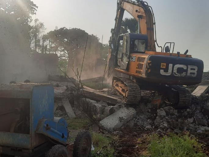 Action on unauthorized constructions continues in Dombivali | डोंबिवलीत अनधिकृत बांधकामांवर कारवाई सुरूच  Action on unauthorized constructions continues in Dombivali | डोंबिवलीत अनधिकृत बांधकामांवर कारवाई सुरूच