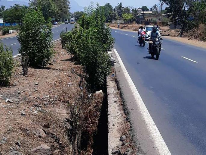 National Highway becomes dangerous; Travel by taking the life of twin savers alive | राष्ट्रीय महामार्ग बनला धोकादायक; दुचाकीस्वारांचा जीव मुठीत घेऊन प्रवास