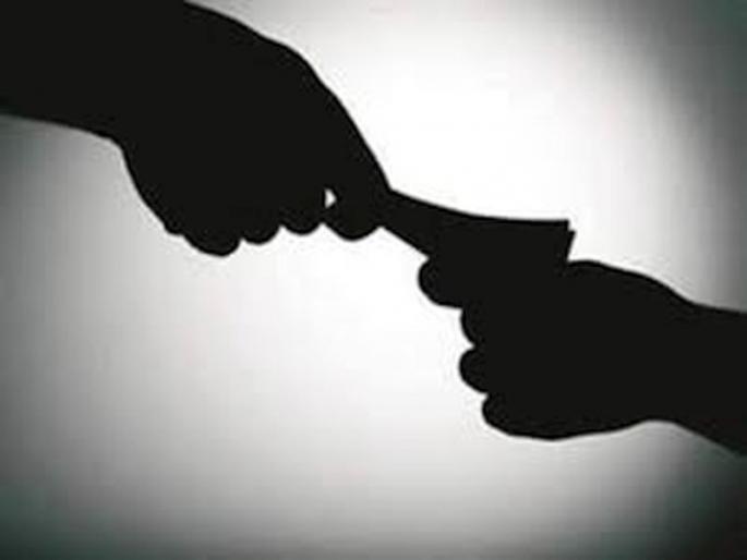 A major action by the Anti-Corruption Department; Tehsildar arrested red-handed while accepting bribe of 15 lakhs | लाचलुचपत प्रतिबंधक विभागाची मोठी कारवाई; १५ लाखांची लाच घेताना तहसीलदार रंगेहाथ अटक A major action by the Anti-Corruption Department; Tehsildar arrested red-handed while accepting bribe of 15 lakhs | लाचलुचपत प्रतिबंधक विभागाची मोठी कारवाई; १५ लाखांची लाच घेताना तहसीलदार रंगेहाथ अटक
