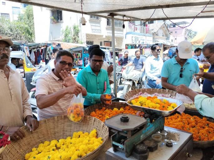 The scent of flowers swells with inflation; Increase in price of Mogra, Nishigandha by Rs.50 to Rs.100 | फुलांच्या सुगंधाला महागाईच्या झळा; मोगरा, निशिगंधाच्या दरात ५० ते १०० रुपयांत वाढ The scent of flowers swells with inflation; Increase in price of Mogra, Nishigandha by Rs.50 to Rs.100 | फुलांच्या सुगंधाला महागाईच्या झळा; मोगरा, निशिगंधाच्या दरात ५० ते १०० रुपयांत वाढ