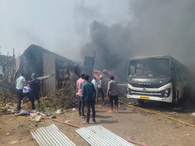 Massive fire breaks out at Swami Samarth Market, Rupi Nagar; Fire brought under control with the help of six fire engines | स्वामी समर्थ मार्केट, रुपीनगर येथे भीषण आग; सहा अग्निशमन बंबांच्या मदतीने आगीवर नियंत्रण Massive fire breaks out at Swami Samarth Market, Rupi Nagar; Fire brought under control with the help of six fire engines | स्वामी समर्थ मार्केट, रुपीनगर येथे भीषण आग; सहा अग्निशमन बंबांच्या मदतीने आगीवर नियंत्रण