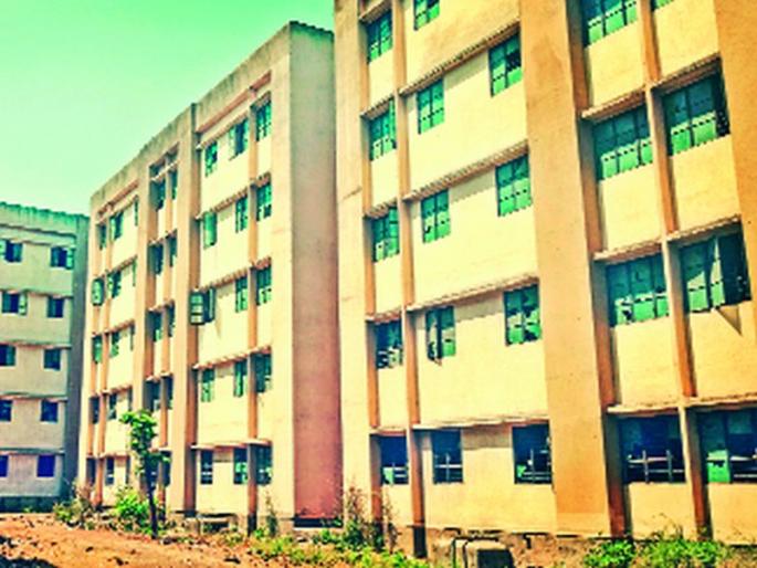 The rehabilitation project of Nigdi is incomplete | निगडीतील पुनर्वसन प्रकल्प अपूर्णावस्थेत The rehabilitation project of Nigdi is incomplete | निगडीतील पुनर्वसन प्रकल्प अपूर्णावस्थेत