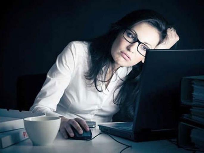 New study claims that working in night shift damages your DNA | नाईट शिफ्टमध्ये काम करणाऱ्यांच्या DNA ला धोका - रिसर्च New study claims that working in night shift damages your DNA | नाईट शिफ्टमध्ये काम करणाऱ्यांच्या DNA ला धोका - रिसर्च