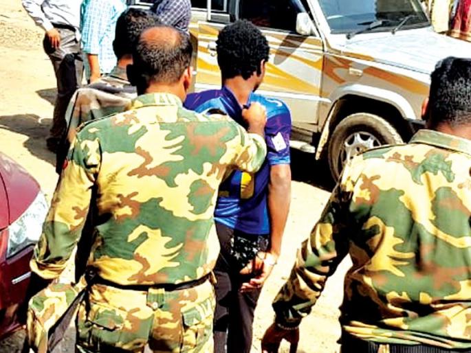 Crime Branch branch of 3 unauthorized barricades | निग्रोच्या ३ अनधिकृत बारवर गुन्हे शाखेची धाड Crime Branch branch of 3 unauthorized barricades | निग्रोच्या ३ अनधिकृत बारवर गुन्हे शाखेची धाड