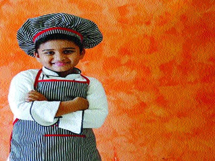 6-year-old son earns millions of unique records in times of toy-hauling | ६ वर्षांच्या मुलाची कमाई लाखोमध्ये, खेळण्या-बागडण्याच्या दिवसांत अनोखा विक्रम  6-year-old son earns millions of unique records in times of toy-hauling | ६ वर्षांच्या मुलाची कमाई लाखोमध्ये, खेळण्या-बागडण्याच्या दिवसांत अनोखा विक्रम