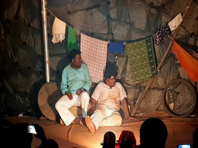 Pushing on the acting cut of Thane in the heart of the 'Nishanat' | ठाण्यातील अभिनय कट्ट्यावर हृदयस्पर्शी 'निशब्द रात्र' एकांकिकेने प्रेक्षकांना ठेवले खिळवून Pushing on the acting cut of Thane in the heart of the 'Nishanat' | ठाण्यातील अभिनय कट्ट्यावर हृदयस्पर्शी 'निशब्द रात्र' एकांकिकेने प्रेक्षकांना ठेवले खिळवून