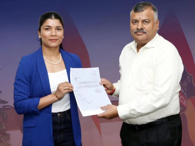 Nikhat Zareen has taken charge as Deputy Superintendent of Police in Telangana Police | वर्ल्ड चॅम्पियन Nikhat Zareen ला मिळाली मोठी जबाबदारी; स्टार खेळाडू आता नव्या भूमिकेत Nikhat Zareen has taken charge as Deputy Superintendent of Police in Telangana Police | वर्ल्ड चॅम्पियन Nikhat Zareen ला मिळाली मोठी जबाबदारी; स्टार खेळाडू आता नव्या भूमिकेत