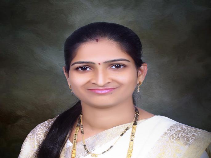 Neelam Pramod Farakte from Bhudargad taluka of Kolhapur district was selected for six posts in five months in various MPSC examinations | 'शेतकऱ्याच्या लेकी'ला ५ महिन्यात सरकारी नोकरीच्या ६ पदांची लॉटरी! Neelam Pramod Farakte from Bhudargad taluka of Kolhapur district was selected for six posts in five months in various MPSC examinations | 'शेतकऱ्याच्या लेकी'ला ५ महिन्यात सरकारी नोकरीच्या ६ पदांची लॉटरी!