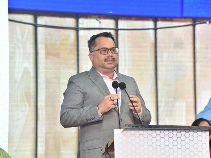 nilesh cabral was forced to step down | पतिव्रतेच्या गळ्यात धोंडा; काब्राल यांना पायउतार होण्यास भाग पाडले nilesh cabral was forced to step down | पतिव्रतेच्या गळ्यात धोंडा; काब्राल यांना पायउतार होण्यास भाग पाडले