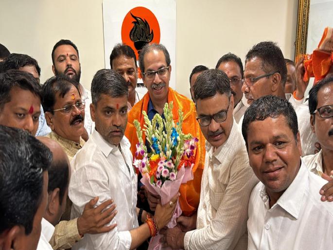 12 MLAs will be elected from the city Nilesh Lanka met uddhav Thackeray | नगरमधून १२ आमदार निवडून आणणार! नीलेश लंके यांनी घेतली ठाकरे यांची भेट 12 MLAs will be elected from the city Nilesh Lanka met uddhav Thackeray | नगरमधून १२ आमदार निवडून आणणार! नीलेश लंके यांनी घेतली ठाकरे यांची भेट