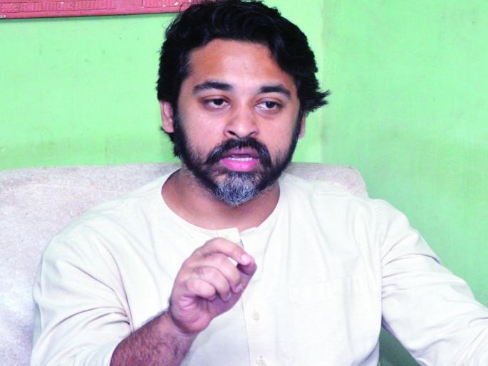 nilesh rane slams shiv sena sanjay raut and aditya thackeray | संजय राऊतांसारखी लोक 'पेंग्विन’चा राहुल गांधी करणार- निलेश राणे nilesh rane slams shiv sena sanjay raut and aditya thackeray | संजय राऊतांसारखी लोक 'पेंग्विन’चा राहुल गांधी करणार- निलेश राणे
