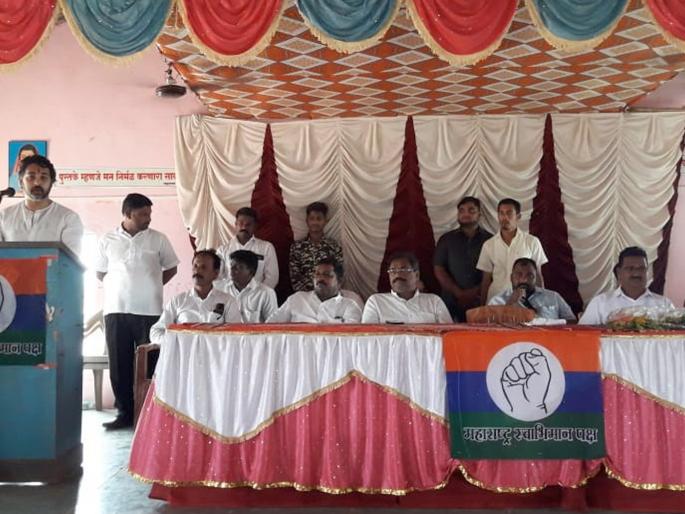 Ratnagiri: In the name of Balasaheb, Shiv Sena wins election: Nilesh Rane clan | रत्नागिरी : बाळासाहेबांच्या नावावर शिवसेना निवडणूक जिंकते : निलेश राणे यांचा टोला Ratnagiri: In the name of Balasaheb, Shiv Sena wins election: Nilesh Rane clan | रत्नागिरी : बाळासाहेबांच्या नावावर शिवसेना निवडणूक जिंकते : निलेश राणे यांचा टोला
