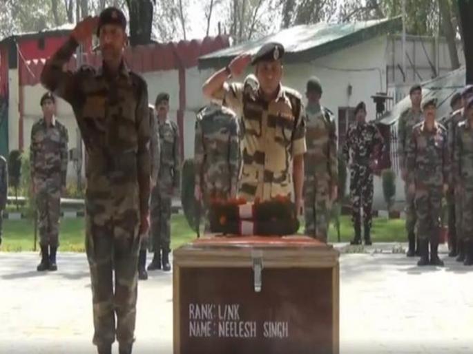 jammu kashmir terrorist encounter martyr soldier nilesh son said he will join army and kill 100 pakistani | 'सैन्यात जाऊन वडिलांच्या मृत्यूचा बदला घेईन, शंभर पाकिस्तानी दहशतवाद्यांचा खात्मा करीन' jammu kashmir terrorist encounter martyr soldier nilesh son said he will join army and kill 100 pakistani | 'सैन्यात जाऊन वडिलांच्या मृत्यूचा बदला घेईन, शंभर पाकिस्तानी दहशतवाद्यांचा खात्मा करीन'