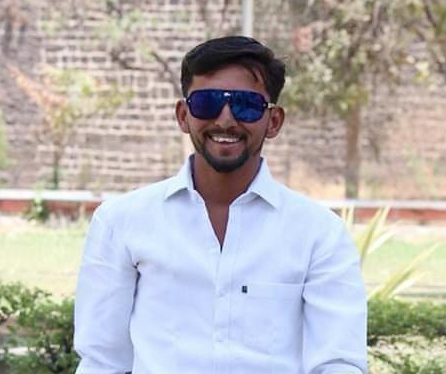 Shocking Keeping WhatsApp's status 'He took' the message of the world | धक्कादायक; व्हॉट्सअ‍ॅप स्टेटस ठेवून ‘त्याने’ घेतला जगाचा निरोप