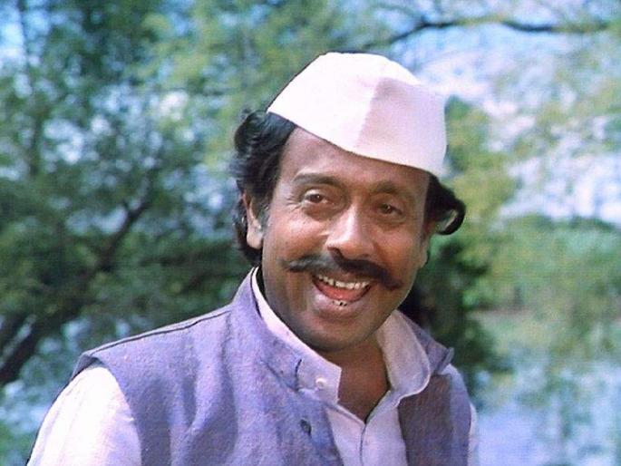 BJP leader remembered Nilu Phule instead of Mahatma phule, video viral in kolhapur | भाजपच्या नेत्याला आठवले महात्मा फुलेंऐवजी निळू फुले, व्हिडीओ व्हायरल 