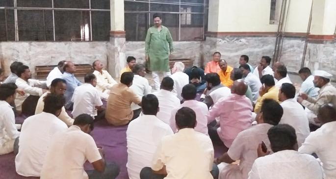 Guardian Minister responsible for resigning Ashok Nimbargi | अशोक निंबर्गींच्या राजीनाम्याला पालकमंत्री जबाबदार