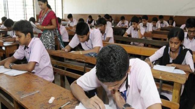 Ninth, Class X students evaluate internally! | नववी, दहावीच्या विद्यार्थ्यांचे पुन्हा अंतर्गत मूल्यमापन! Ninth, Class X students evaluate internally! | नववी, दहावीच्या विद्यार्थ्यांचे पुन्हा अंतर्गत मूल्यमापन!