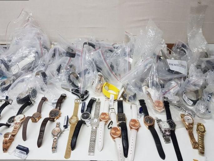 ED seized 176 steel almirahs and 60 plastic containers containing imported watches of Nirav Modi | मोदीच्या 176 तिजोऱ्या आणि महागडी घड्याळे असलेले 60 कंटेनर जप्त ED seized 176 steel almirahs and 60 plastic containers containing imported watches of Nirav Modi | मोदीच्या 176 तिजोऱ्या आणि महागडी घड्याळे असलेले 60 कंटेनर जप्त