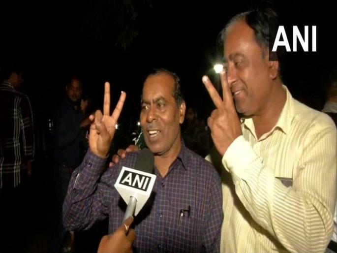 Nirbhaya Case nirbhaya father reaction after delhi gang rape case 4 convicts hanged SSS | Nirbhaya Case : 'निर्भया आज नक्कीच आनंदी असेल, आम्हाला खऱ्या अर्थाने शांती मिळाली' Nirbhaya Case nirbhaya father reaction after delhi gang rape case 4 convicts hanged SSS | Nirbhaya Case : 'निर्भया आज नक्कीच आनंदी असेल, आम्हाला खऱ्या अर्थाने शांती मिळाली'