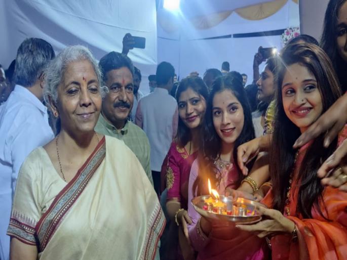 Welcome to Finance Minister Nirmala Sitharaman in Pune BJP mission starts on NCP's stronghold | अर्थमंत्री निर्मला सीतारमण यांचे पुण्यात स्वागत; राष्ट्रवादीच्या बालेकिल्ल्यावर भाजप मिशन सुरु Welcome to Finance Minister Nirmala Sitharaman in Pune BJP mission starts on NCP's stronghold | अर्थमंत्री निर्मला सीतारमण यांचे पुण्यात स्वागत; राष्ट्रवादीच्या बालेकिल्ल्यावर भाजप मिशन सुरु
