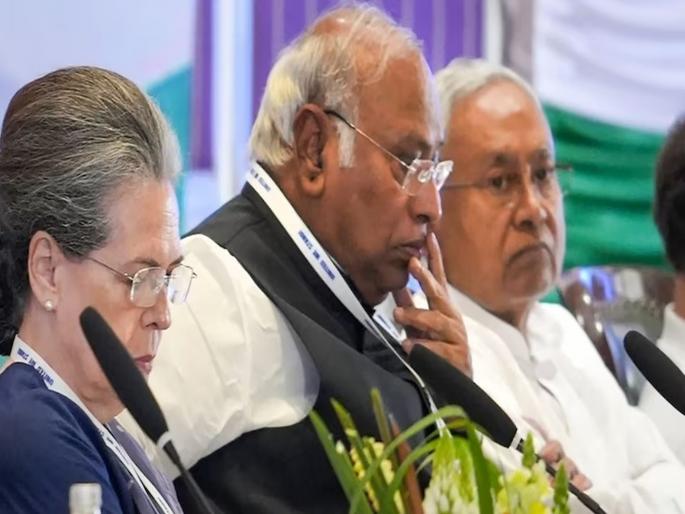 Nitish Kumar missing from opposition press conference; They left due to displeasure, BJP claims | विरोधकांच्या पत्रकार परिषदेतून नितीश कुमार गायब; नाराजीमुळे ते निघून आले, भाजपाचा दावा Nitish Kumar missing from opposition press conference; They left due to displeasure, BJP claims | विरोधकांच्या पत्रकार परिषदेतून नितीश कुमार गायब; नाराजीमुळे ते निघून आले, भाजपाचा दावा