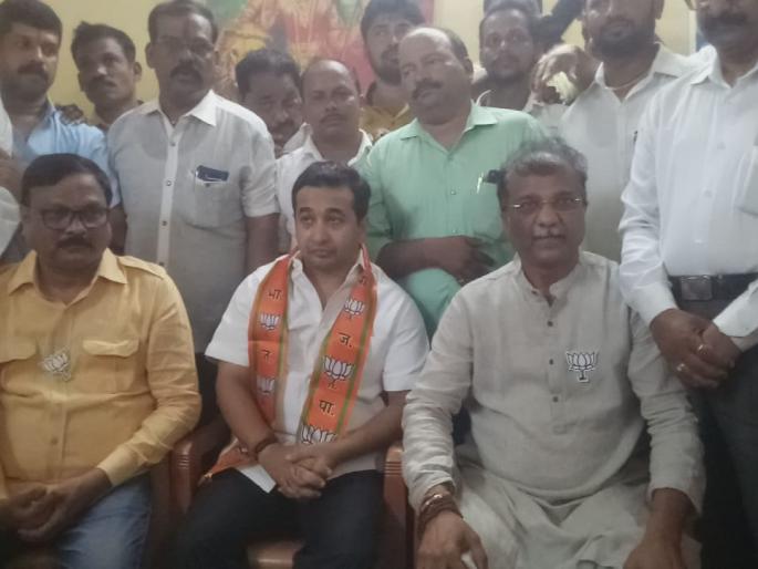 Nitesh Rane in BJP | Maharashtra Vidhan Sabha 2019 : नितेश राणे भाजपामध्ये, भरला सदस्य नोंदणीचा फॉर्म Nitesh Rane in BJP | Maharashtra Vidhan Sabha 2019 : नितेश राणे भाजपामध्ये, भरला सदस्य नोंदणीचा फॉर्म