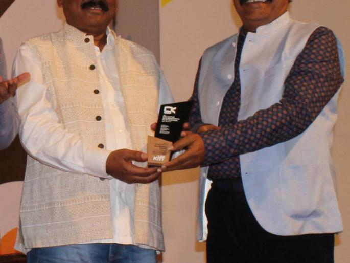 Kolhapur: Aam Aadundhuti of the Divine Film: Nitin Desai, Dialogue at Kolhapur International Film Festival | कोल्हापूर : भव्यदिव्यतेतून चित्रपटाची सौंदर्यानुभूती : नितीन देसाई, कोल्हापूर आंतरराष्ट्रीय चित्रपट महोत्सवात संवाद Kolhapur: Aam Aadundhuti of the Divine Film: Nitin Desai, Dialogue at Kolhapur International Film Festival | कोल्हापूर : भव्यदिव्यतेतून चित्रपटाची सौंदर्यानुभूती : नितीन देसाई, कोल्हापूर आंतरराष्ट्रीय चित्रपट महोत्सवात संवाद