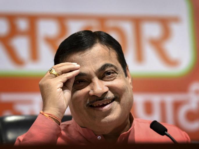 union minister nitin gadkari tells funny incident about amitabh bachchans phone call | 'नाटक मत कर, चल फोन रख'; गडकरींनी कट केला होता बिग बींचा कॉल