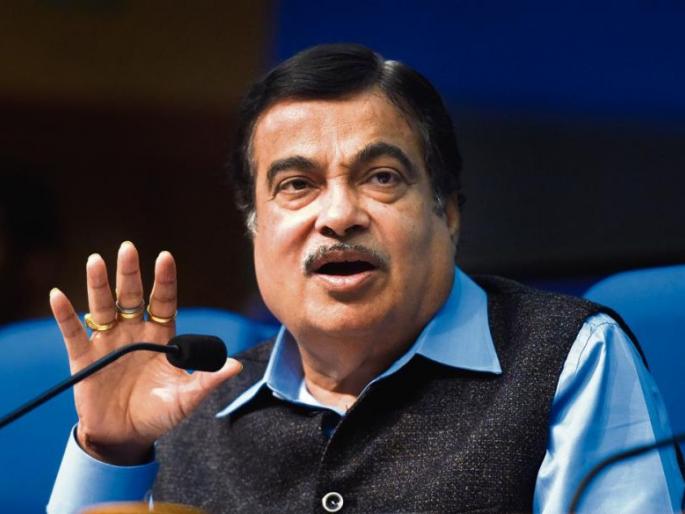 Controversy over Nitin Gadkari's 'rich-poor' statement | नितीन गडकरींच्या ‘श्रीमंत-गरीब’ वक्तव्यावरून वाद Controversy over Nitin Gadkari's 'rich-poor' statement | नितीन गडकरींच्या ‘श्रीमंत-गरीब’ वक्तव्यावरून वाद