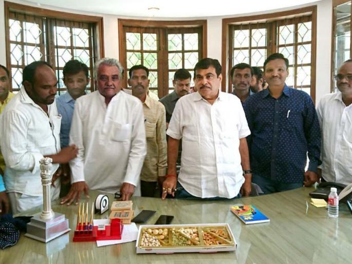 Discussion meeting with Gadkari regarding the revival of the river Madan | मडाण नदीच्या पुनरूज्जीवनासंदर्भात गडकरी यांच्याशी शिष्टमंडळाची चर्चा Discussion meeting with Gadkari regarding the revival of the river Madan | मडाण नदीच्या पुनरूज्जीवनासंदर्भात गडकरी यांच्याशी शिष्टमंडळाची चर्चा