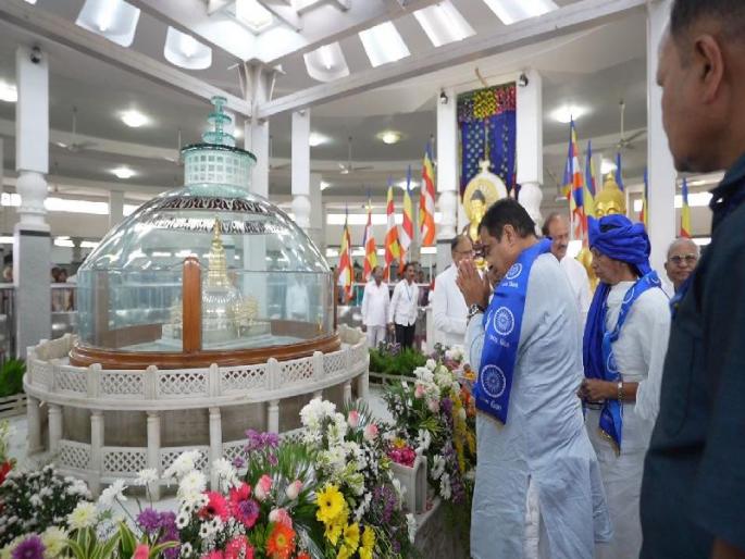 East Vidarbha candidates race Super Sunday of campaigning, grass wherever possible, hope for mass communication | पूर्व विदर्भात उमेदवारांची धावपळ! प्रचाराचा ‘सुपर संडे’, मिळेल तेथे दाेन घास, जनसंवादाचीच आस