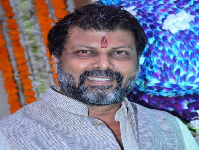 Police notice to MNS leader Nitin Nandgaonkar | मनसेच्या नितीन नांदगावकरांना पोलिसांची तडीपारीची नोटीस, समर्थनार्थ मनसे कार्यकर्ते रस्त्यावर Police notice to MNS leader Nitin Nandgaonkar | मनसेच्या नितीन नांदगावकरांना पोलिसांची तडीपारीची नोटीस, समर्थनार्थ मनसे कार्यकर्ते रस्त्यावर