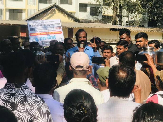 Success of Handa Morcha of Shelar Gram Panchayat in Bhiwandi; Stem's written assurance of regular and abundant water supply | भिवंडीतील शेलार ग्रामपंचायतीच्या हंडा मोर्चाला यश ; पाणीपुरवठा सुरळीत व मुबलक करण्याचे स्टेमचे लेखी आश्वासन Success of Handa Morcha of Shelar Gram Panchayat in Bhiwandi; Stem's written assurance of regular and abundant water supply | भिवंडीतील शेलार ग्रामपंचायतीच्या हंडा मोर्चाला यश ; पाणीपुरवठा सुरळीत व मुबलक करण्याचे स्टेमचे लेखी आश्वासन
