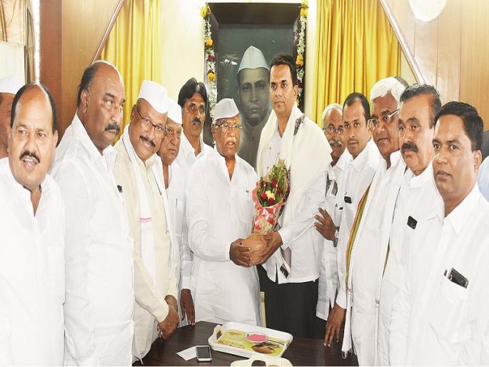 Nitin Patil elected unanimously president of Aurangabad District Bank | जिल्हा बँक अध्यक्षपदी नितीन पाटील बिनविरोध; दादांबद्दल सहानुभूती व नानांच्या मुत्सद्देगिरीचा विजय