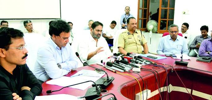 Lockdown only in Nagpur city: Essential services will continue | 'लॉकडाऊन' केवळ नागपूर शहरात : अत्यावश्यक सेवा सुरू राहणार Lockdown only in Nagpur city: Essential services will continue | 'लॉकडाऊन' केवळ नागपूर शहरात : अत्यावश्यक सेवा सुरू राहणार